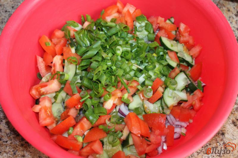 Фото приготовление рецепта: Салат «домашний» с копчеными сосисками и яйцом шаг №3