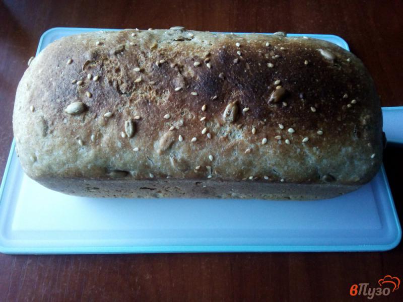Фото приготовление рецепта: Хлеб на закваске с кунжутом и семечками шаг №7