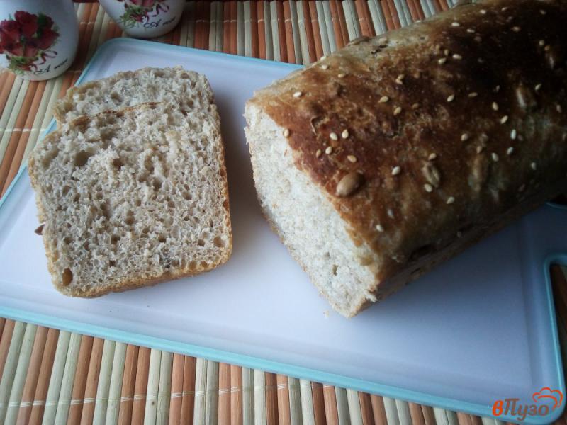Фото приготовление рецепта: Хлеб на закваске с кунжутом и семечками шаг №8