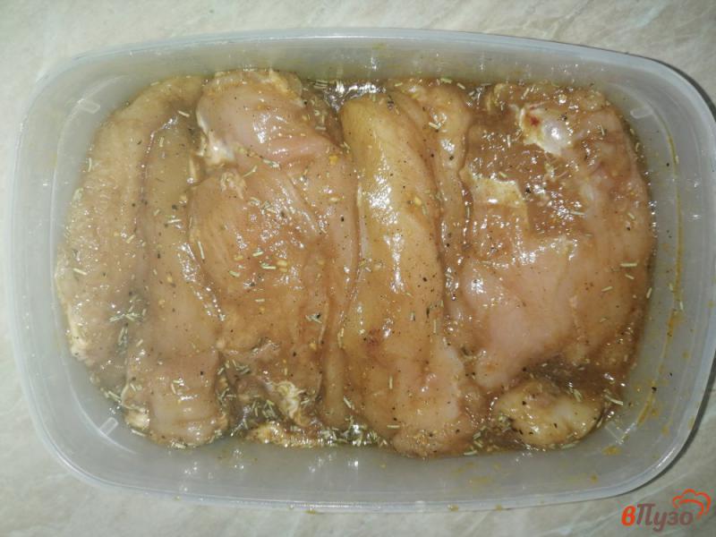 Фото приготовление рецепта: Куриные грудки запеченные сочные шаг №7