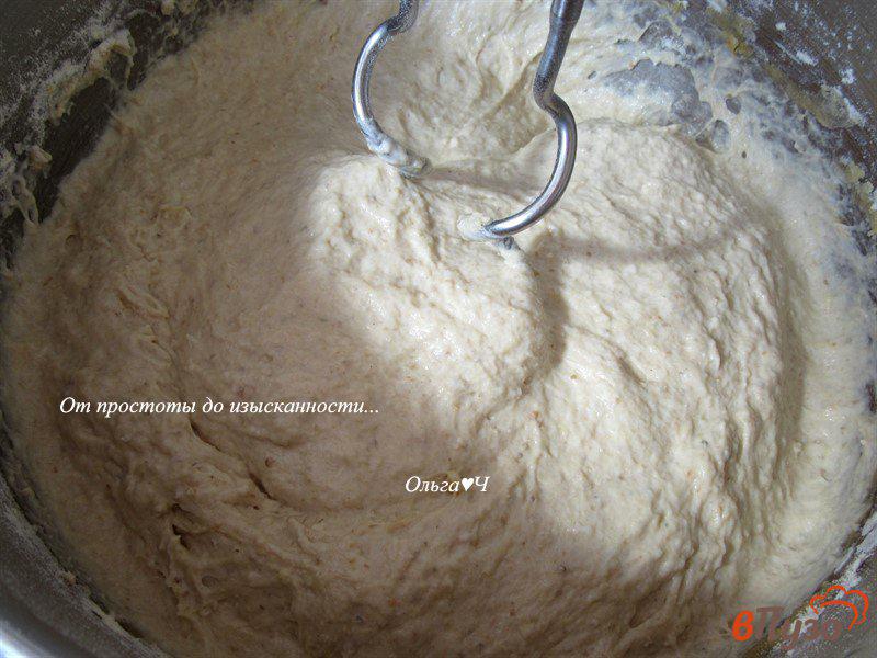 Фото приготовление рецепта: Цельнозерновой нутово-горохово-кукурузный хлеб шаг №4