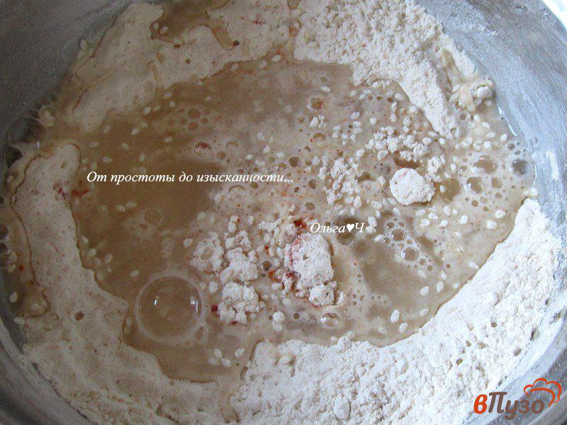 Фото приготовление рецепта: Цельнозерновые хлебцы с паприкой и имбирем шаг №2
