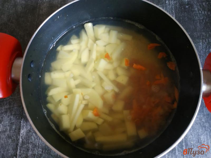 Фото приготовление рецепта: Суп из мелкой речной рыбы шаг №6