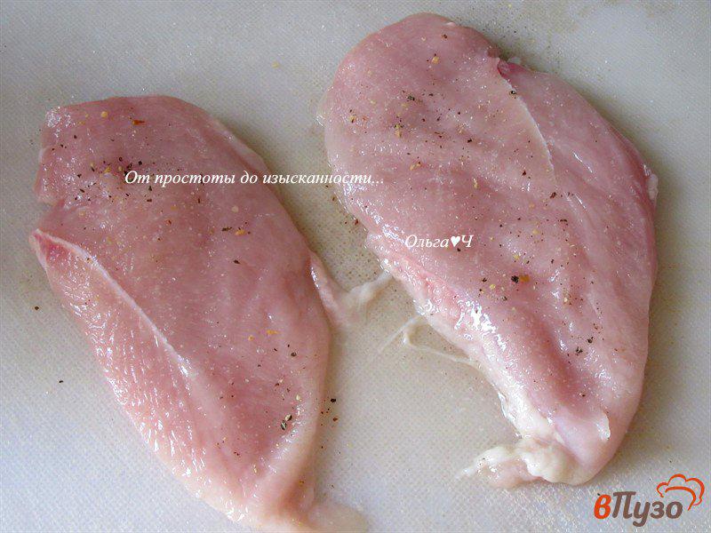 Фото приготовление рецепта: Куриное филе с морковью и сыром шаг №3