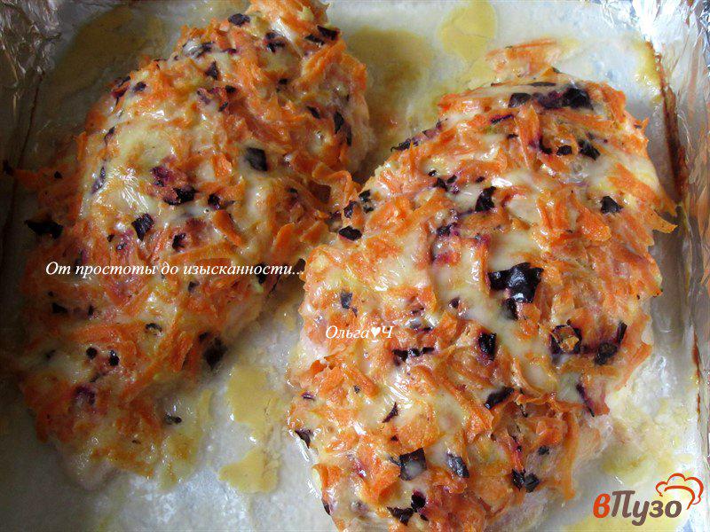 Фото приготовление рецепта: Куриное филе с морковью и сыром шаг №5