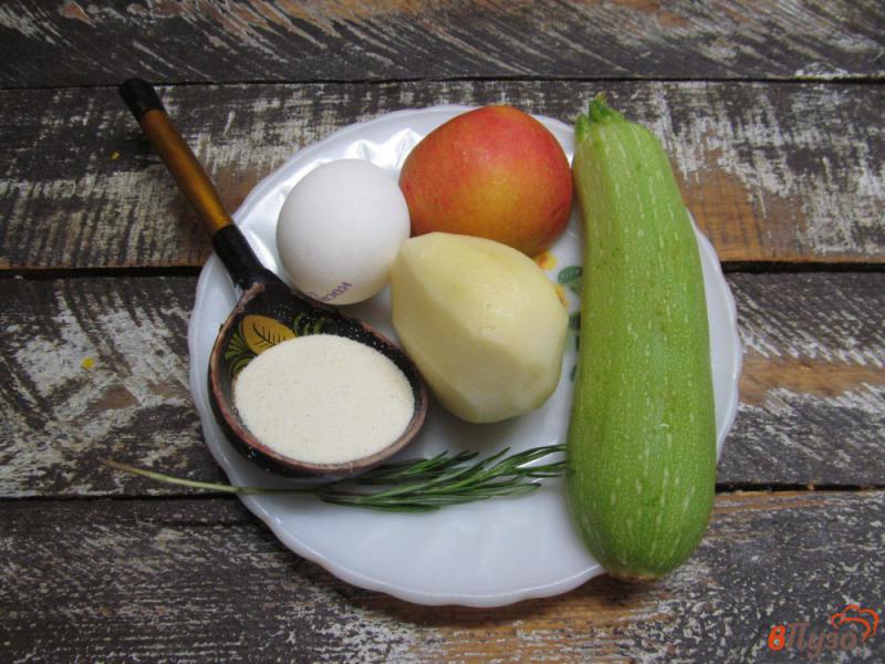 Фото приготовление рецепта: Драники с кабачком и яблоком шаг №1