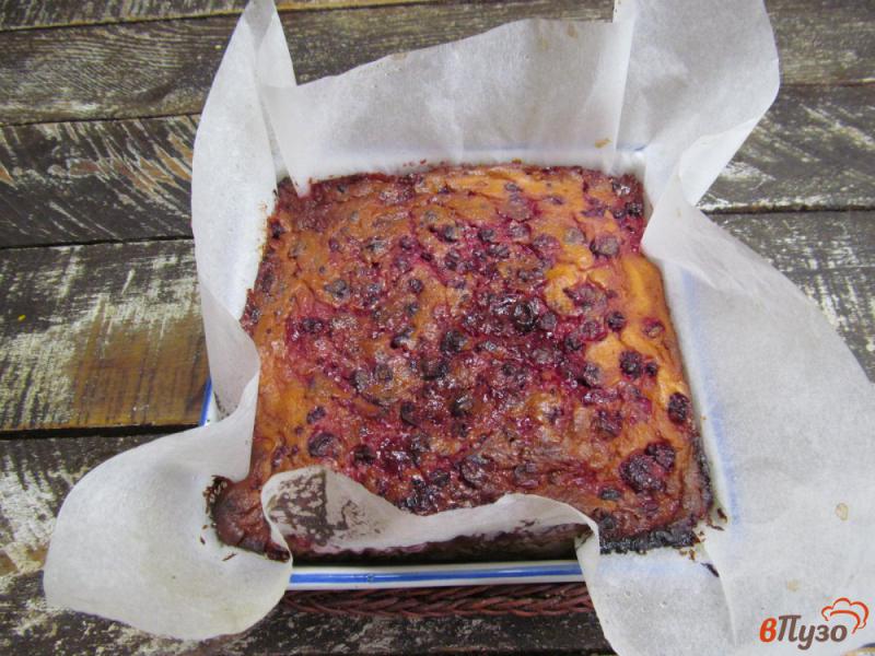 Фото приготовление рецепта: Пирожное с творогом и красной смородиной шаг №12