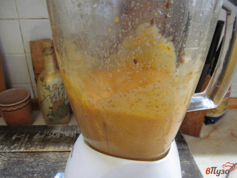 Фото приготовление рецепта: Смузи из грейпфрута с морковью и яблоком шаг №4