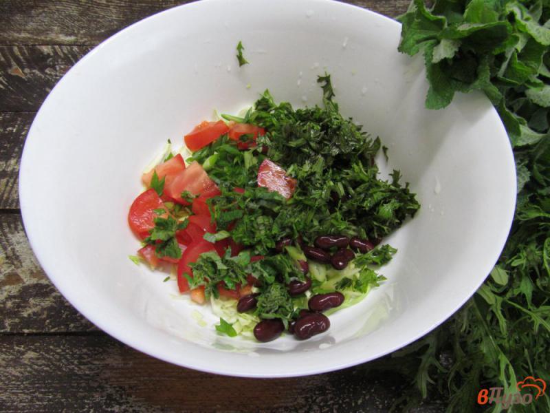 Фото приготовление рецепта: Салат из овощей с фасолью шаг №3