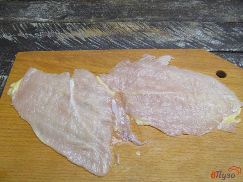 Фото приготовление рецепта: Куриные отбивные фаршированные беконом и помидором шаг №1