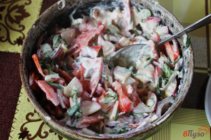 Фото приготовление рецепта: Овощной салат с яйцом на сметане шаг №5