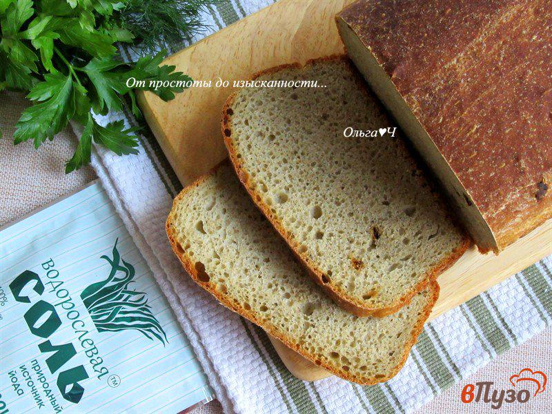 Фото приготовление рецепта: Цельнозерновой молочный хлеб с водорослевой солью и томатами шаг №7