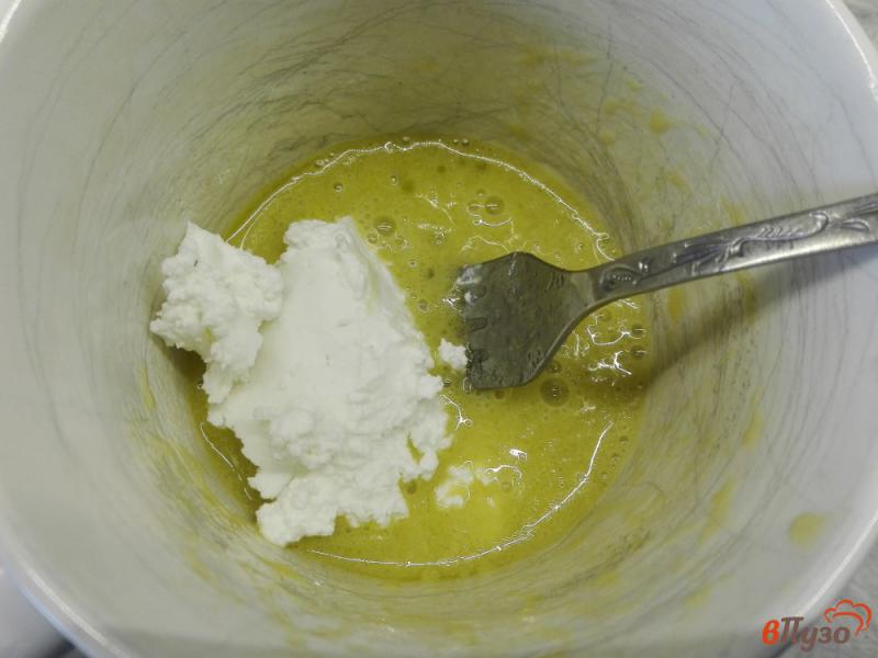 Фото приготовление рецепта: Филе минтая в яично-творожном кляре шаг №3
