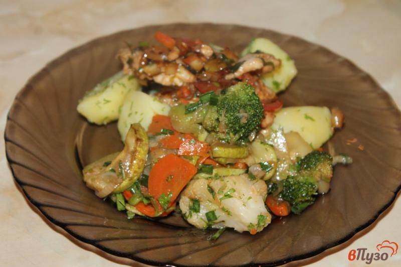 Фото приготовление рецепта: Рагу из кабачка и цветной капусты шаг №6