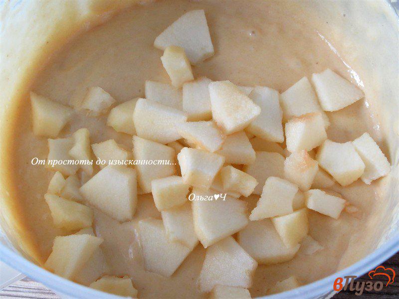 Фото приготовление рецепта: Яблочный пирог с коричной корочкой шаг №4