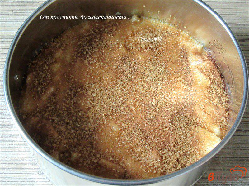 Фото приготовление рецепта: Яблочный пирог с коричной корочкой шаг №6