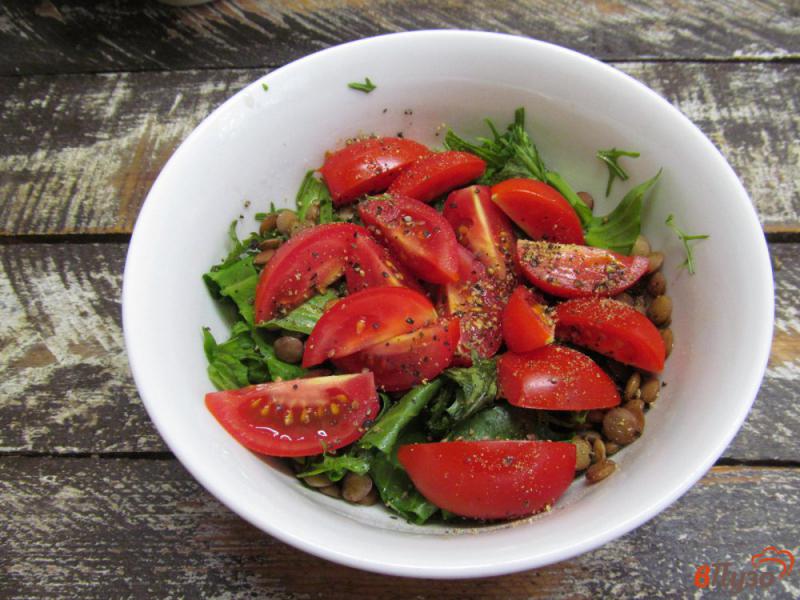 Фото приготовление рецепта: Салат из чечевицы с помидором черри шаг №4