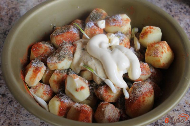 Фото приготовление рецепта: Картофель в духовке шаг №3