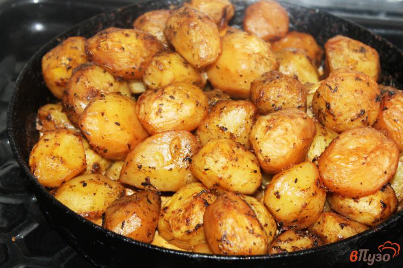 Фото приготовление рецепта: Картофель в духовке шаг №4