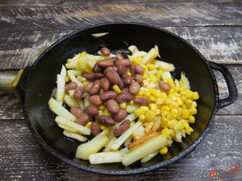 Фото приготовление рецепта: Жареный картофель в мексиканском стиле шаг №2
