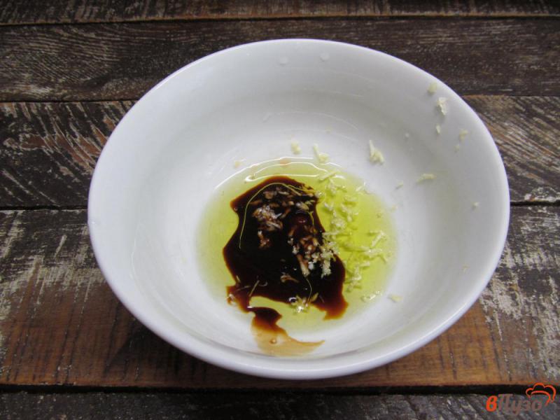 Фото приготовление рецепта: Салат из капусты с корнем сельдерея и мятой шаг №1