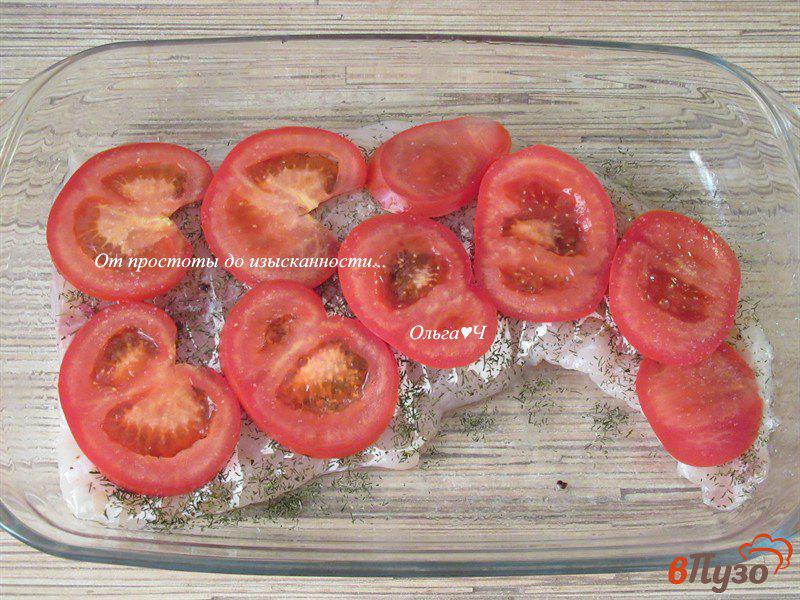 Фото приготовление рецепта: Запеченный судак с помидорами под хлебной корочкой шаг №2