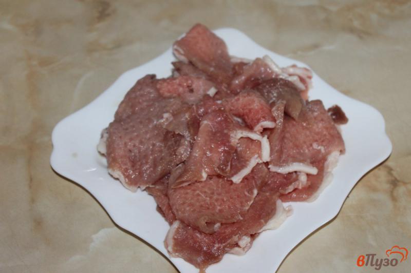 Фото приготовление рецепта: Отбивные из свиного балыка с зеленью шаг №1