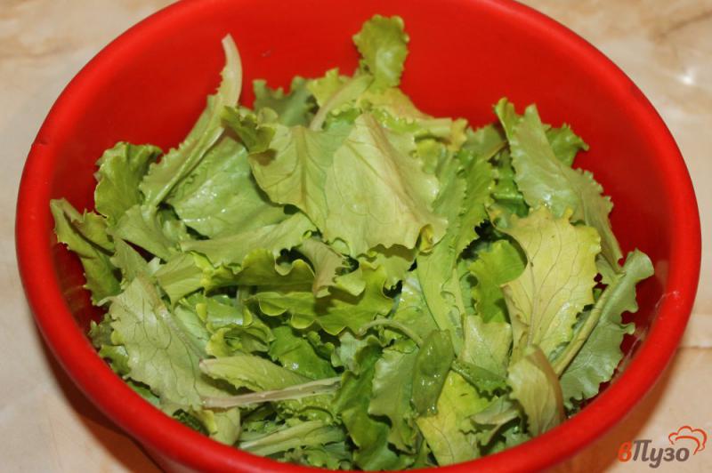 Фото приготовление рецепта: Салат из огурца и перца с семгой шаг №1