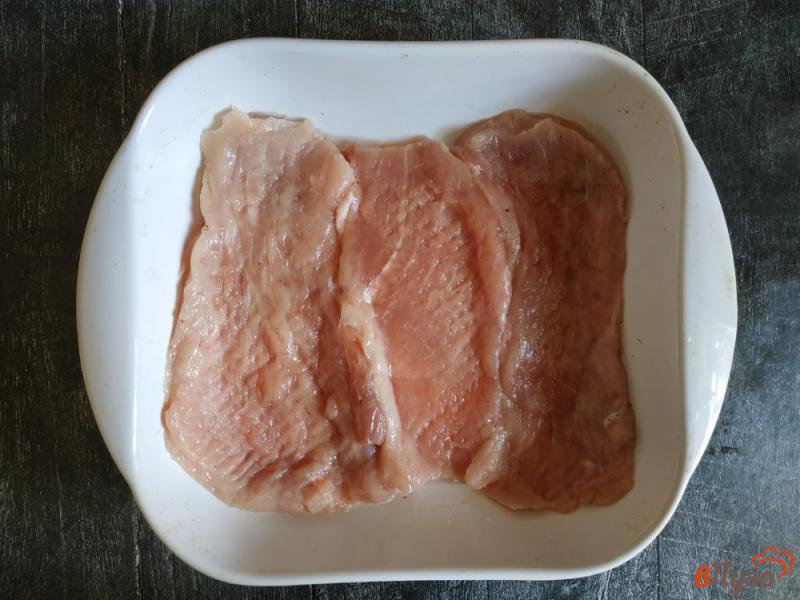 Фото приготовление рецепта: Свинина под картофельной шубой шаг №3