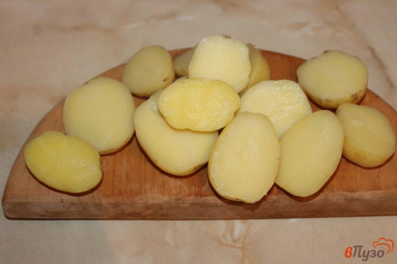 Фото приготовление рецепта: Жареный молодой картофель с овощами шаг №3