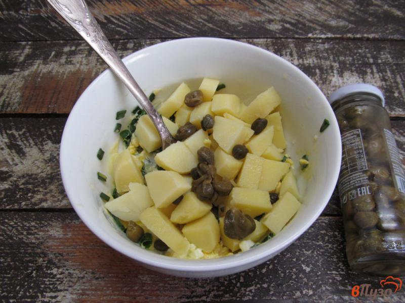 Фото приготовление рецепта: Холодный картофельный салат с куриными колбасками шаг №4