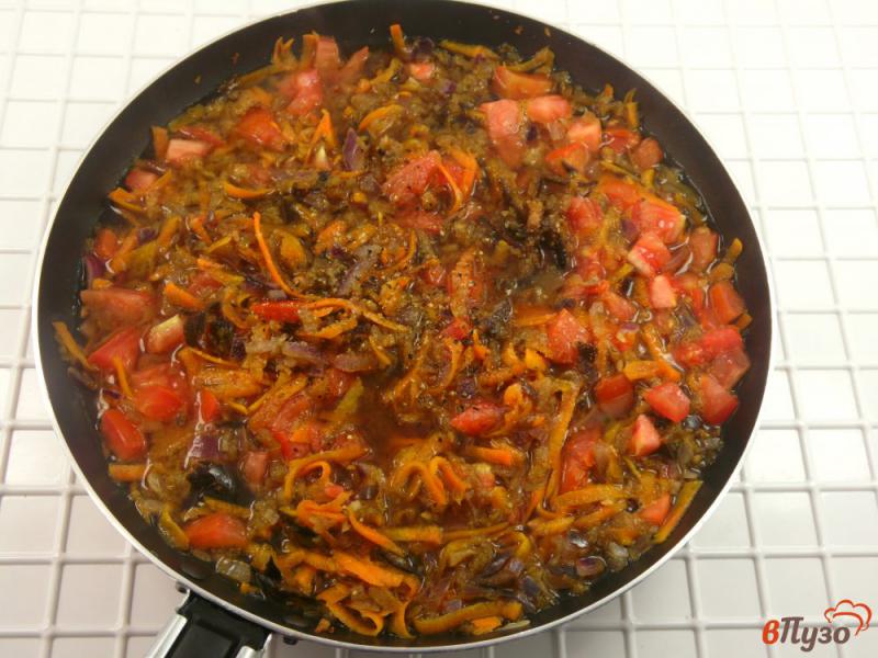 Фото приготовление рецепта: Перец фаршированный кус-кусом и овощами шаг №4