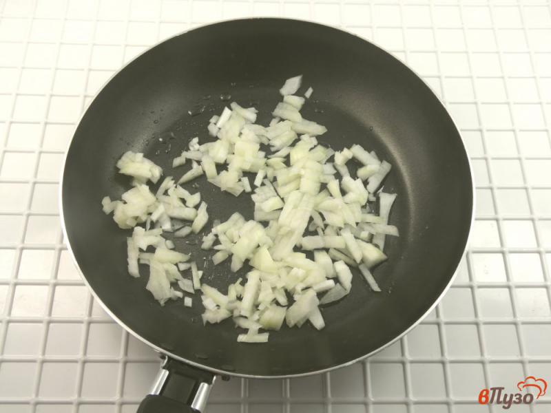 Фото приготовление рецепта: Суп мясной с рисом и оливками шаг №4
