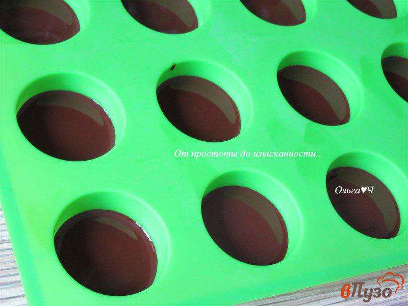 Фото приготовление рецепта: Темный шоколад на пекмезе шаг №4