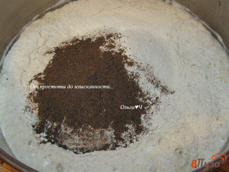 Фото приготовление рецепта: Цельнозерновой хлеб с гороховой мукой и солодом шаг №3
