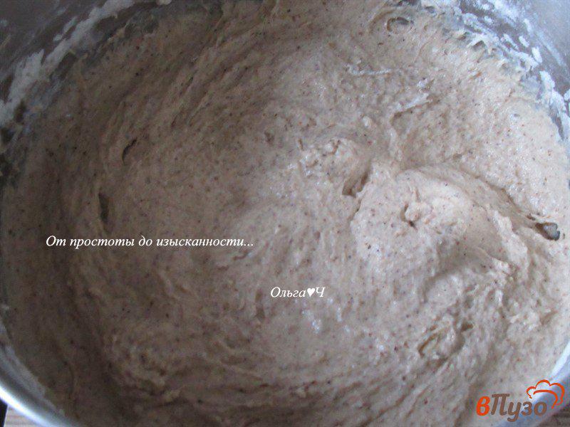 Фото приготовление рецепта: Цельнозерновой хлеб с гороховой мукой и солодом шаг №5