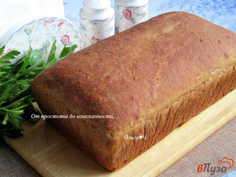 Фото приготовление рецепта: Цельнозерновой хлеб с гороховой мукой и солодом шаг №7