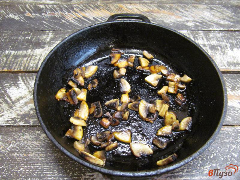 Фото приготовление рецепта: Холодный грибной суп на свекольном отваре шаг №5