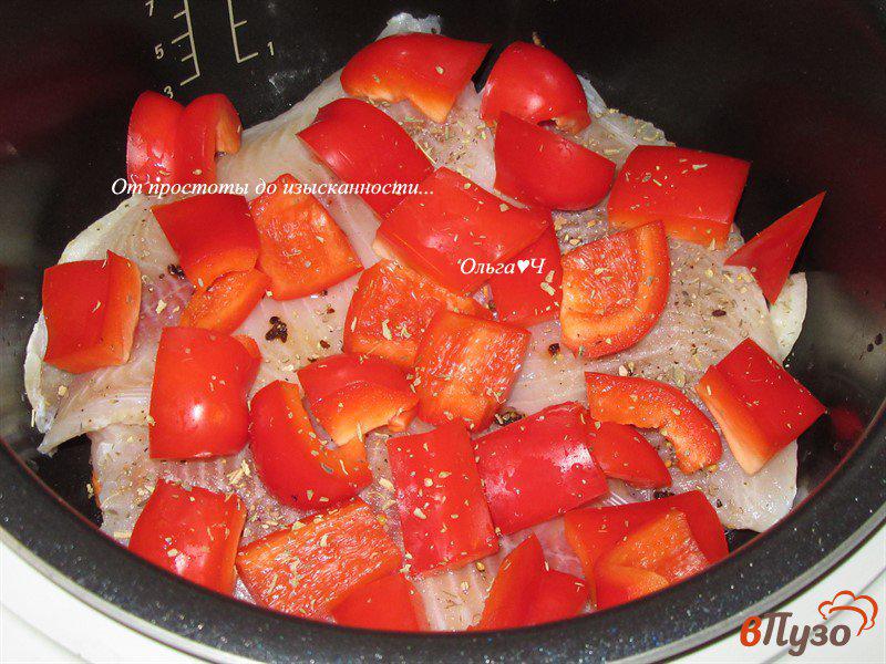 Фото приготовление рецепта: Филе тилапии с овощами в мультиварке шаг №3