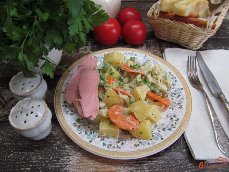 Фото приготовление рецепта: Овощи с колбасками шаг №6