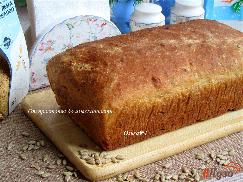 Фото приготовление рецепта: Хлеб с семечками и семенами льна шаг №7