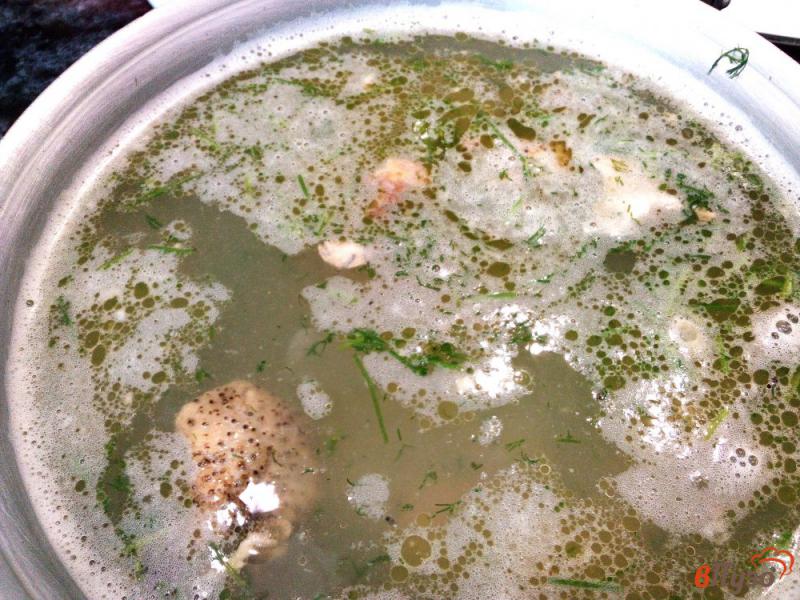 Фото приготовление рецепта: Зеленый суп с горошком и тушенкой шаг №6