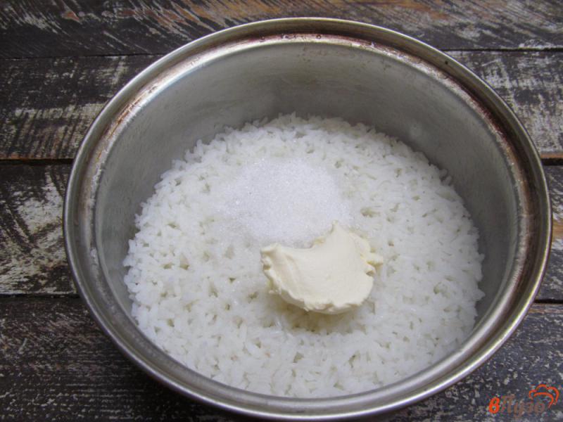 Фото приготовление рецепта: Рисовая запеканка с персиком шаг №2