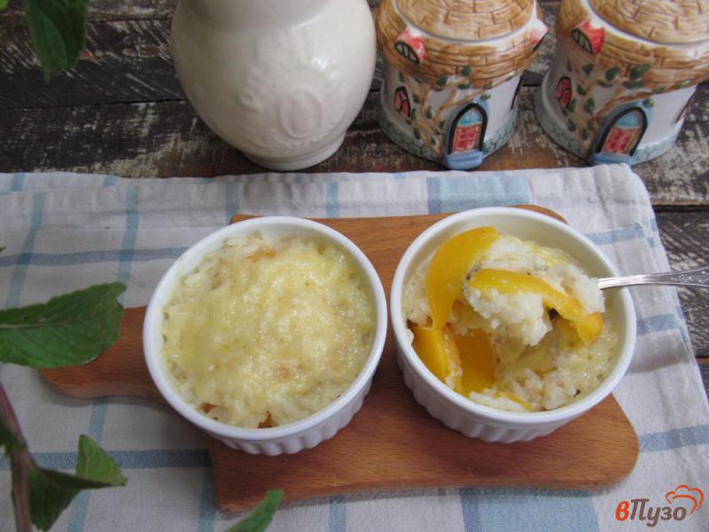 Фото приготовление рецепта: Рисовая запеканка с персиком шаг №9