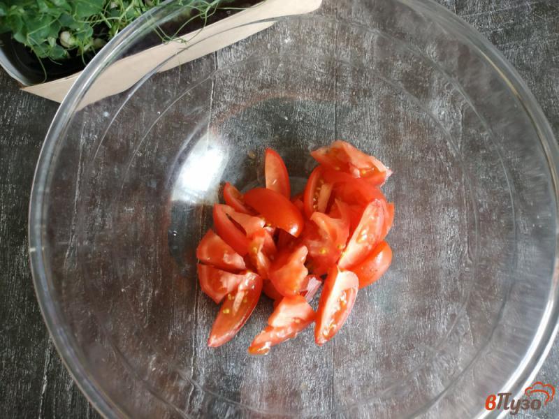Фото приготовление рецепта: Овощной салат с проростками гороха шаг №2