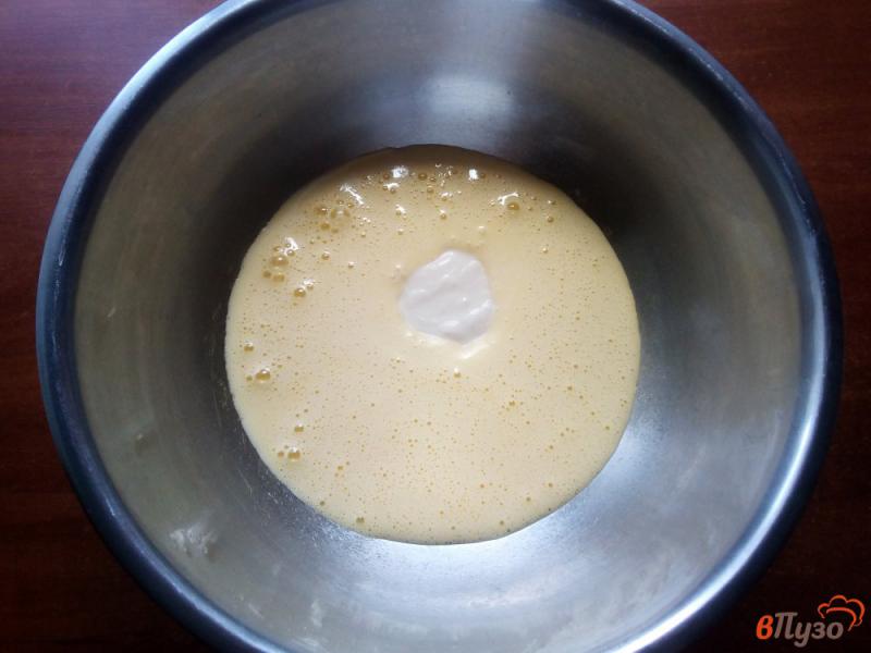 Фото приготовление рецепта: Кекс с малиной на кукурузной муке шаг №2