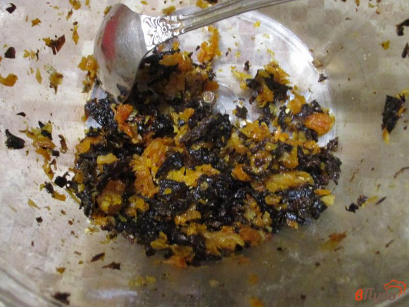 Фото приготовление рецепта: Овсяное печенье с сухофруктами шаг №3