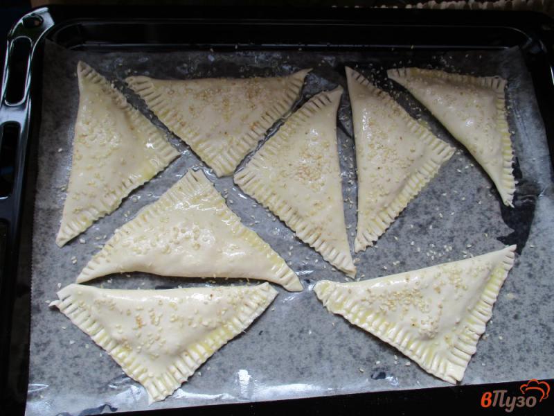 Фото приготовление рецепта: Треугольники с творогом шаг №6
