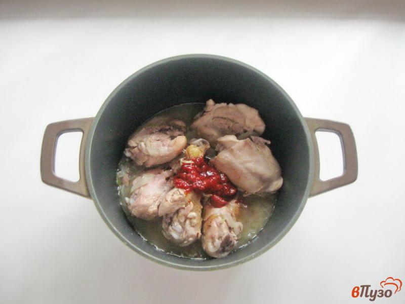 Фото приготовление рецепта: Курица в соусе с кабачками шаг №3