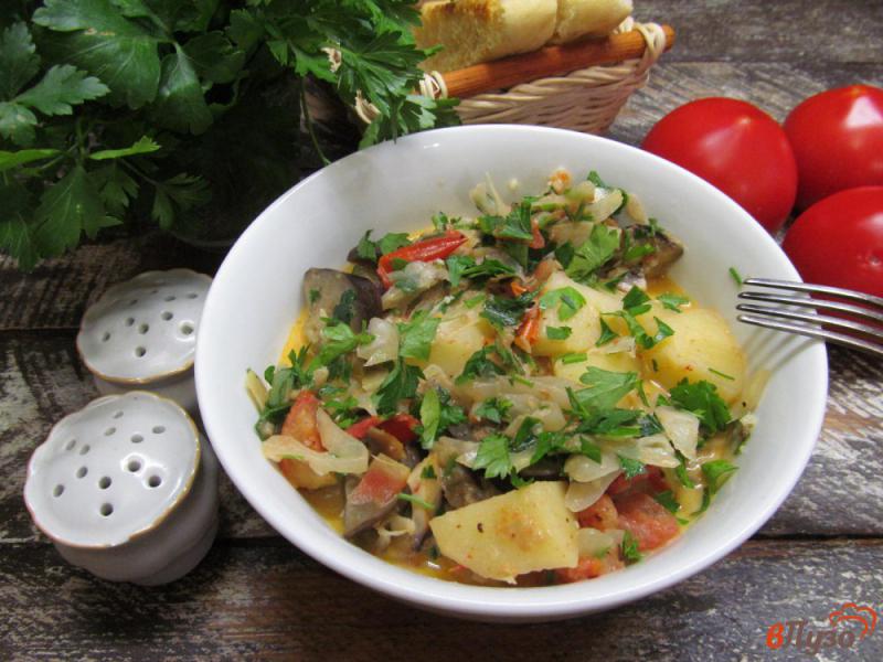 Фото приготовление рецепта: Рагу из баклажана с капустой и картофелем шаг №6